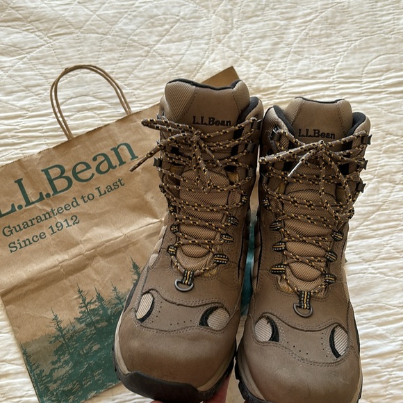 LL Bean Winter Boots - Picture 4 of 11